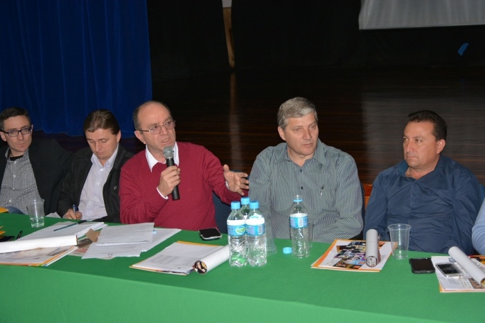 Prefeitos estiveram reunidos em Tapejara e pretendem elaborar um documento com posicionamento oficia